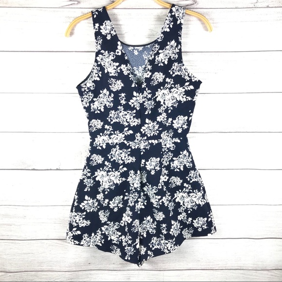 Lush Floral V Back Jumpsuit Romper Dress Shorts XS - Picture 3 of 10